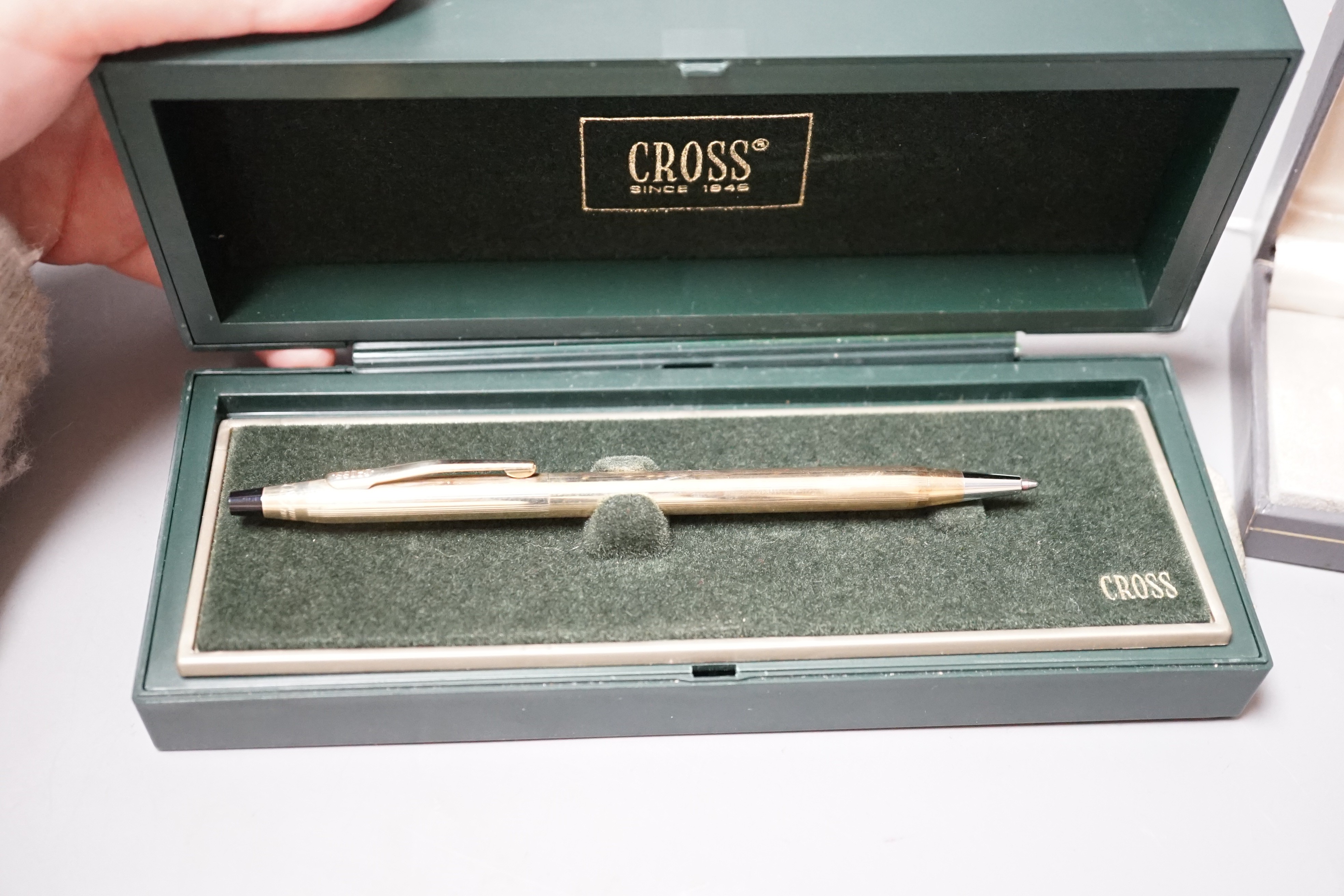 Cased Dunhill fountain pen and a Crosse pen.